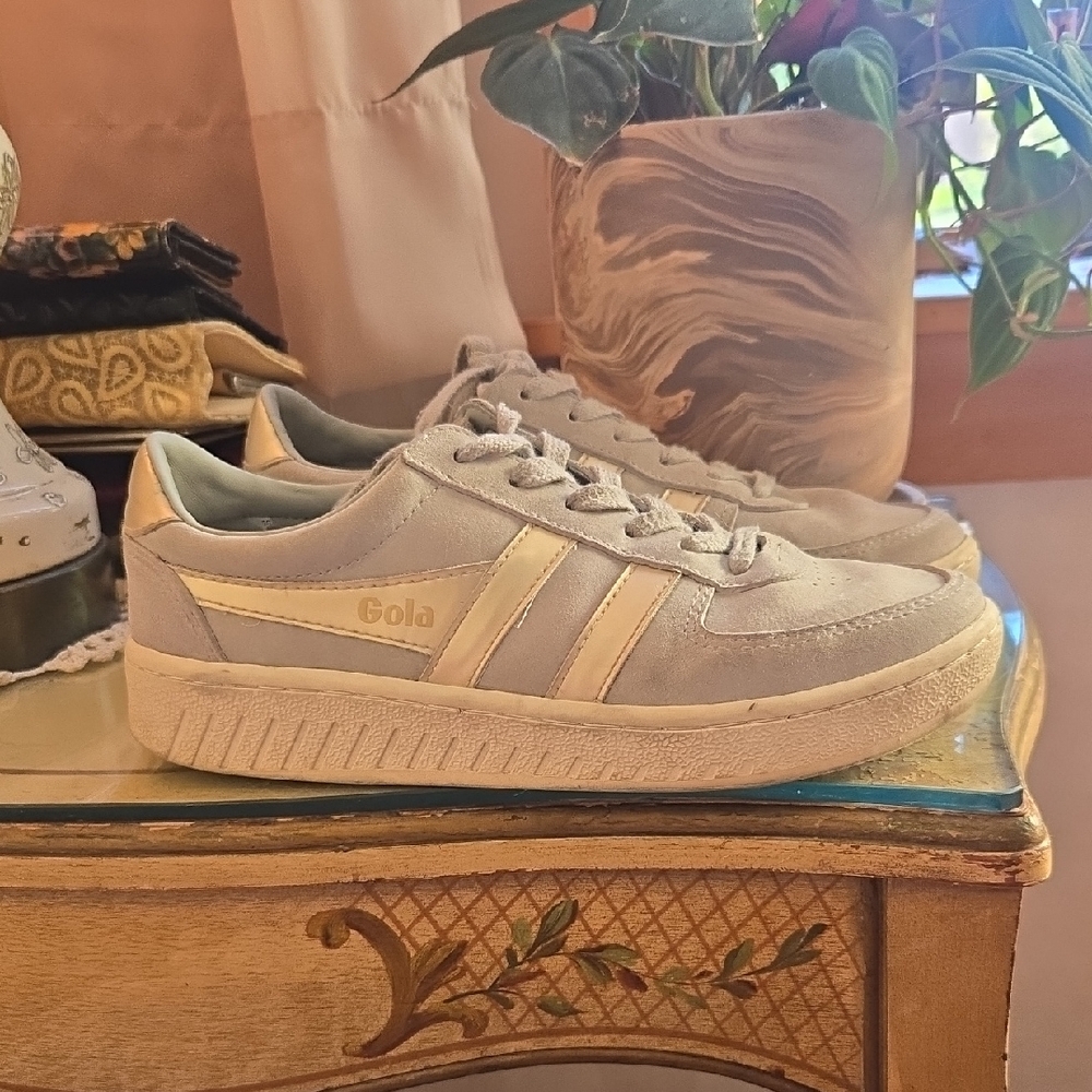 Gola Light Gray and Cream Athletic Shoes